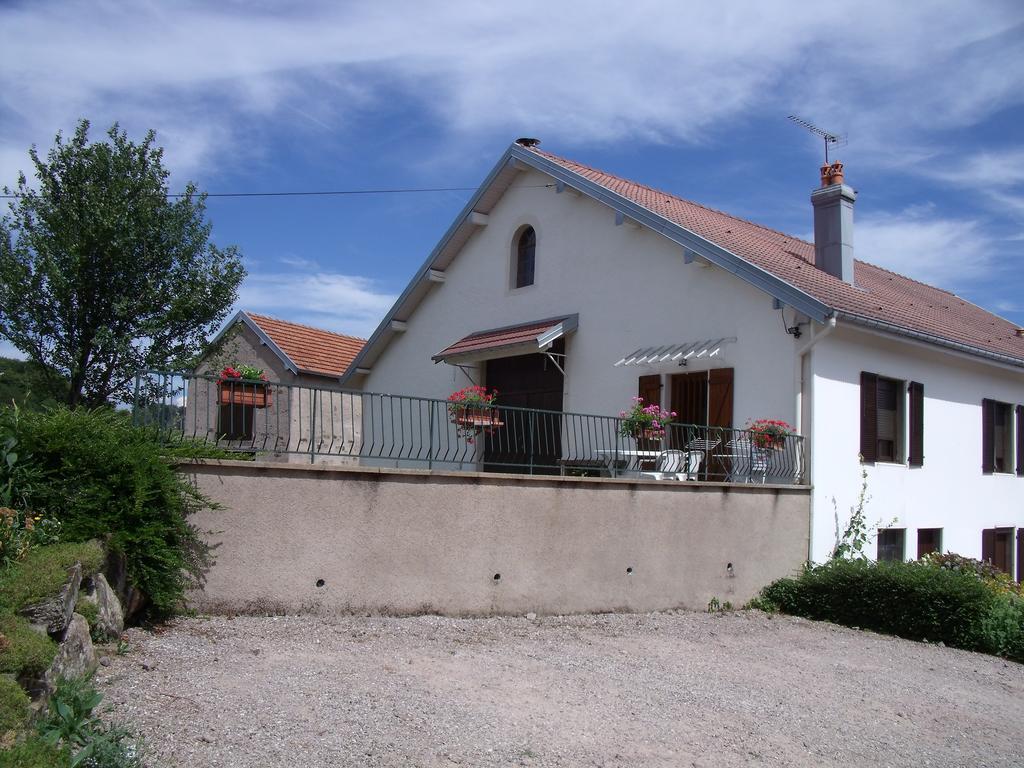 Gite Les Hirondelles Пломбьер-ле-Бен Экстерьер фото